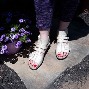 Beautiful super soft Italian suede sandals Size 9